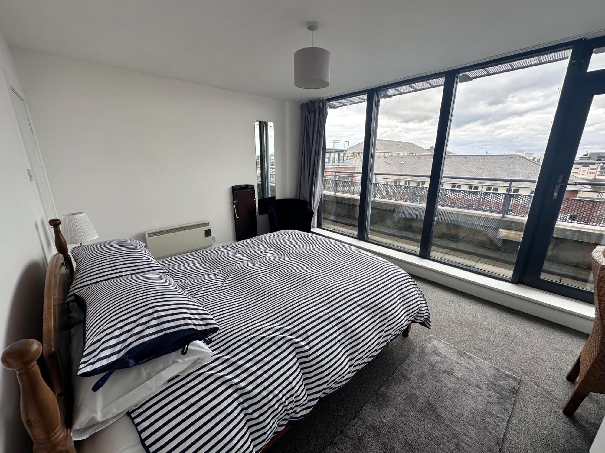 Grand Canal Dock Дублин Экстерьер фото